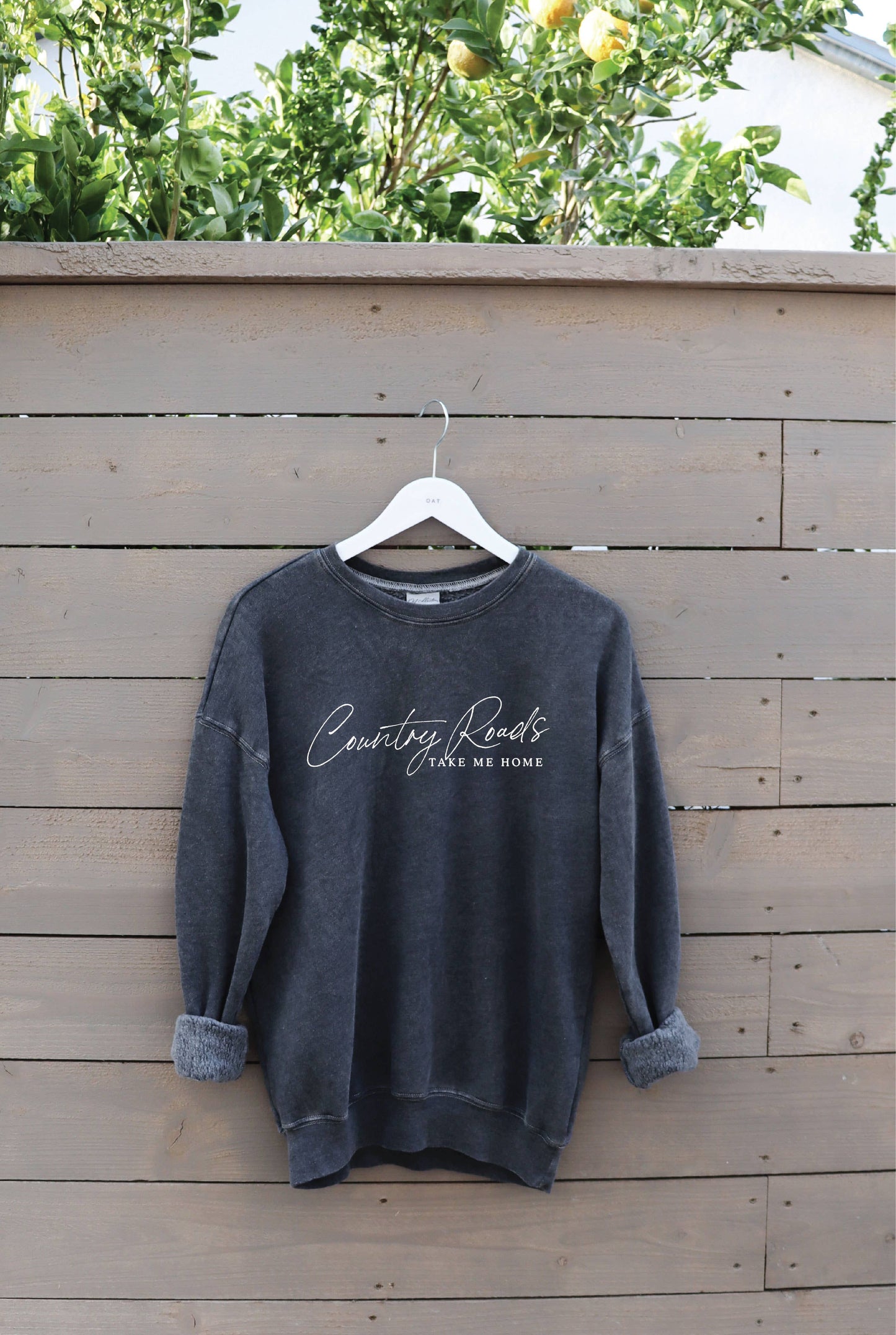 COUNTRY ROADS Mineral Graphic Sweatshirt: VINTAGE BLACK / XL